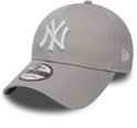 Grijze New Era 9FORTY pet met wit New York Yankees logo op de voorkant.