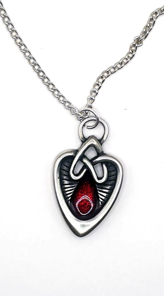 St. Justin- hanger- Hartegram met rood glas(MPP916)