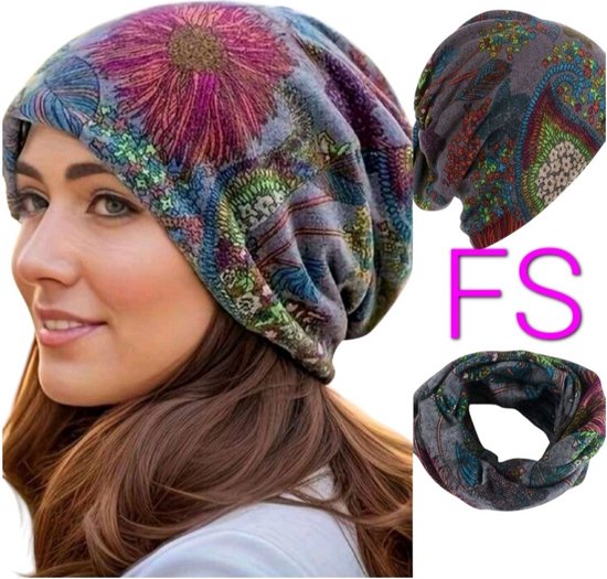 Muts met bloemenprint in paars, roze, blauw en groen. Een bijpassende infinity sjaal en een gedetailleerde paisley print op de muts.