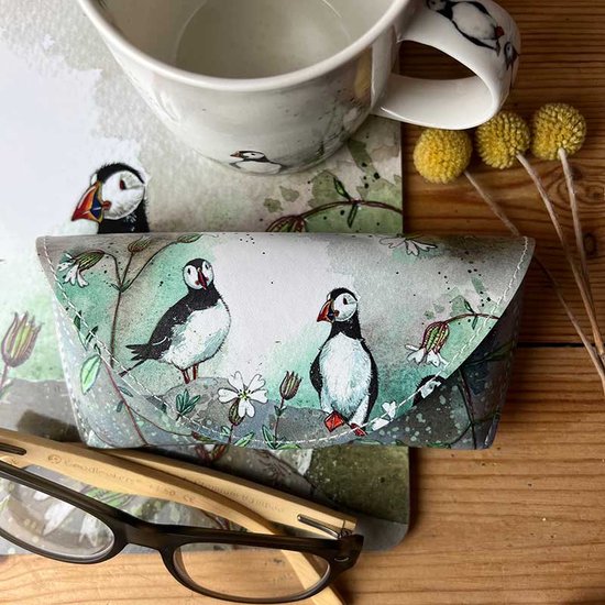 Alex Clark Spectacle Cases Puffins and Sea Campion ~ Brillenkoker Papegaaiduikers