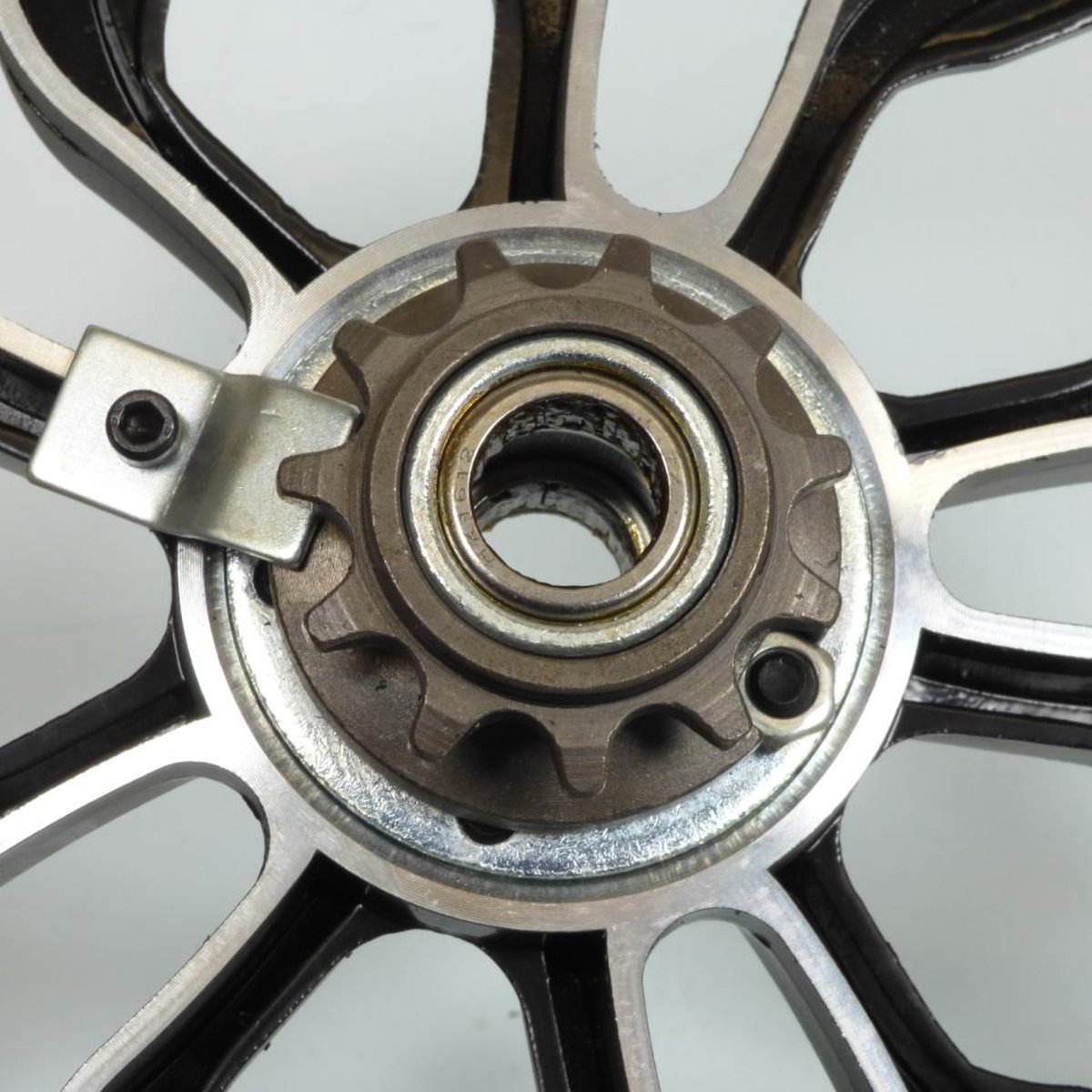 transmissie poelie selectie p2r (gemotoriseerd) voor bromfiets peugeot 50 103 mvl nieuw