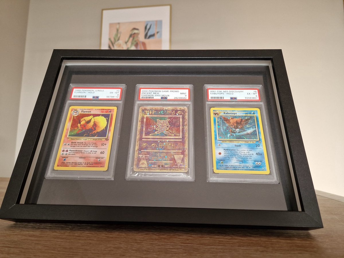 Graded card display Premium, luxe acryl case met UV bescherming Graded card display Premium, luxe acryl case met UV bescherming