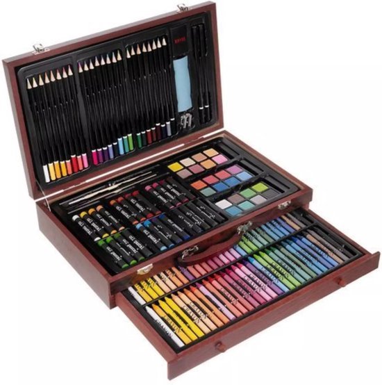 Een kunstenaars koffer met twee niveaus: bovenste niveau met potloden en verf, onderste met oliepastels.