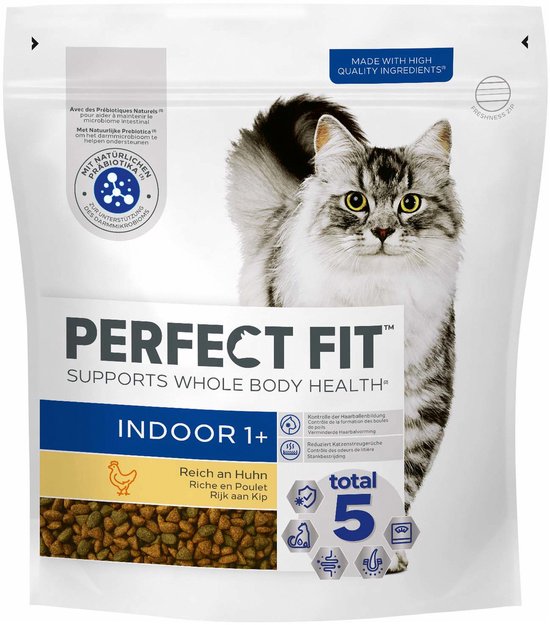 Perfect Fit Indoor kattenbrokken, Rijk aan Kip. Met een Siberische kat, 'Made with High Quality Ingredients'.