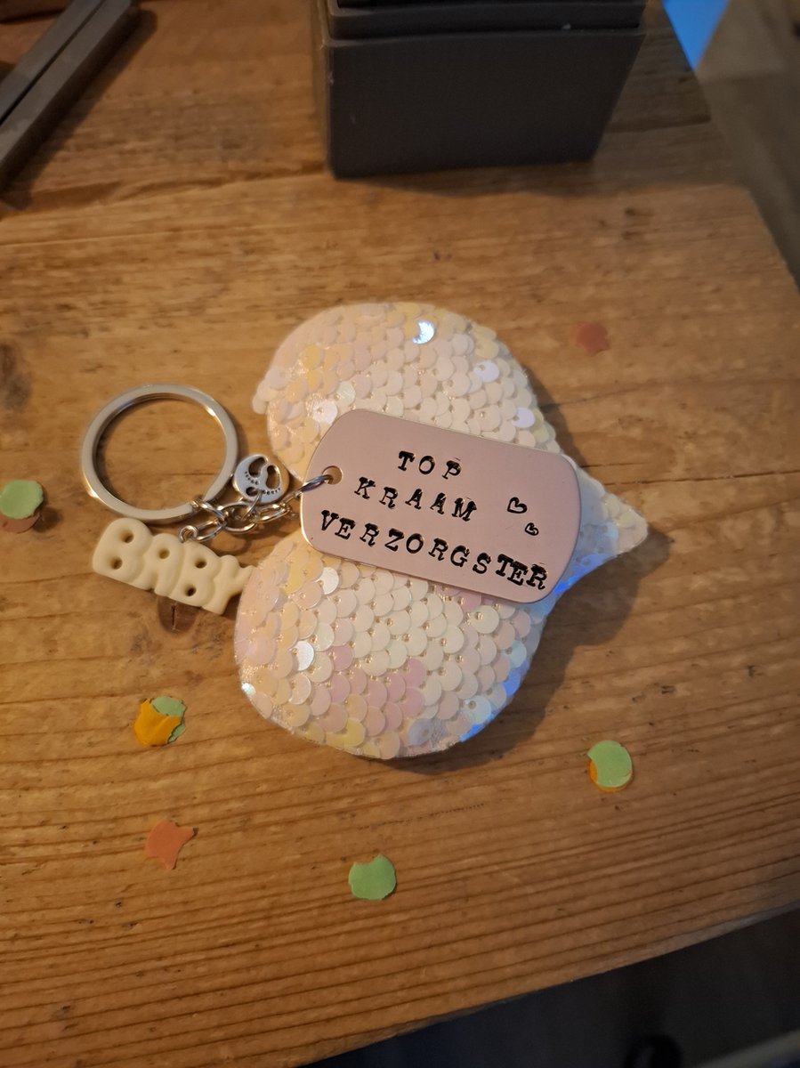 By_Evelien Super Lieve Sleutelhanger TOP KRAAMVERZORGSTER - Zorg topper - Kraamzorg - Baby - Speen - Hartje - Uniek Bedankje - Vroedvrouw - Goudwaard - New Born - Kraamweek - Speciaal origineel cadeau - Geslaagd - Kraamverzorgende Opleiding