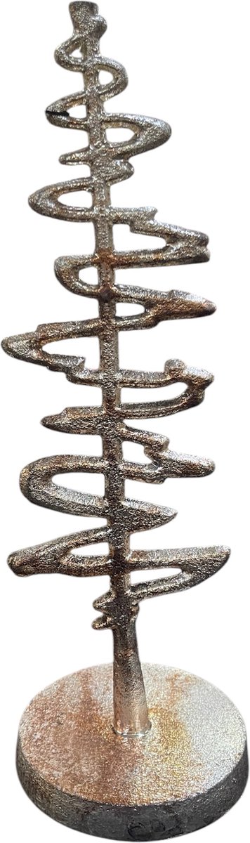 Elegante kerstboomdecoratie in zilver en goud met fonkelende ornamenten en een vleugje glamour.