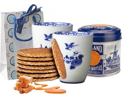 Mokken Rijksmuseum - Set van 2 - Stroopwafels - cadeaupakket - Delfts blauw - relatiegeschenk - Hollandse cadeautjes - Holland souvenir