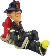Grappige beroepen beeldje Slapende Brandweerman  de komische wereld van karikatuur beeldjes – komische beeldjes – geschenk voor – cadeau -gift -verjaardag kado