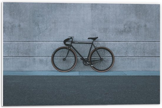 Forex - Zwarte Fiets tegen Gebouw - 60x40cm Foto op Forex