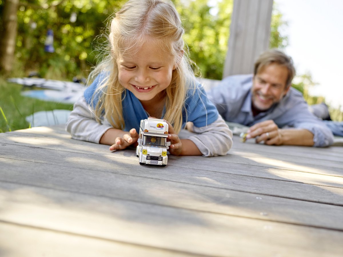 LEGO City Vakantiecamper 60283 — afbeelding 16