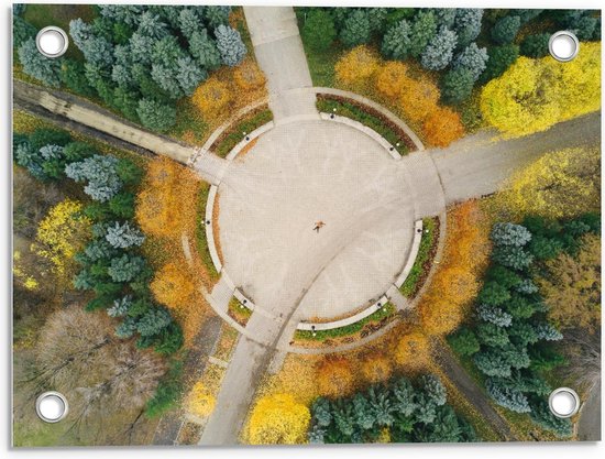 Tuinposter – Bovenaanzicht van een Plein met Bomen Eromheen - 40x30cm Foto op Tuinposter  (wanddecoratie voor buiten en binnen)