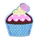 Cupcake Met Blauw Bakje Roze Glazuur En Rood Hartje Strijk Patch 5,4 x 6,5 cm