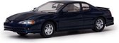 De 1:18 Diecast modelauto van de Chevrolet Monte Carlo SS Coupe van 2000 in Navy Blue.De fabrikant van het schaalmodel is Sunstar.Dit model is alleen online beschikbaar.