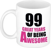 99 great years of being awesome cadeau mok / beker wit en roze