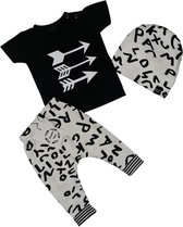 Damara Kids Kraamcadeau drie delige setje: zwart/wit” alfabet “