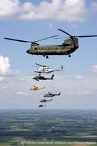 Schilderij Helikoptervloot Koninklijke Luchtmacht - Plexiglas - Overvlucht Nederland - 50 x 80 cm