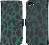 iMoshion Design Softcase Book Case iPhone SE (2022 / 2020) / 8 / 7 hoesje - Green Leopard