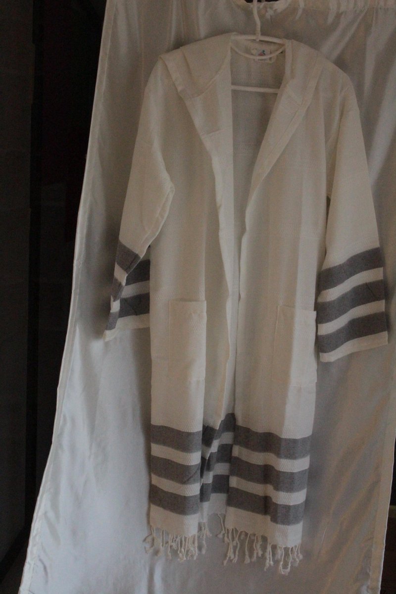 Badjas Wit met enkele Zwarte strepen (L/XL)
