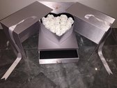 Flowerbox met Zeep Rozen - Giftbox - Valentijn - Moederdag - Zilver Grijze Box met Witte Zeep Rozen