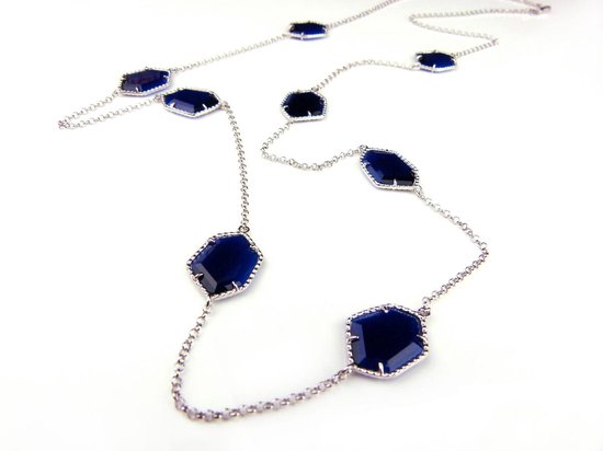 Zilveren halsketting halssnoer collier Model Hexagon gezet met donkerblauwe stenen