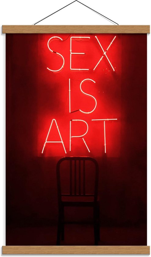 Schoolplaat – ''Sex is Art'' Rode Letters met Stoel - 40x60cm Foto op Textielposter (Wanddecoratie op Schoolplaat)
