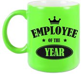 1x stuks collega cadeau mok / beker neon groen employee of the year