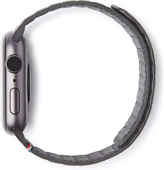 DECODED Traction Strap Lite - Magnetische Horlogeband | Geschikt voor Apple Watch 6 / SE / 5 / 4 (44 mm) en Apple Watch 3 / 2 / 1 (42 mm) - Antraciet - Decoded