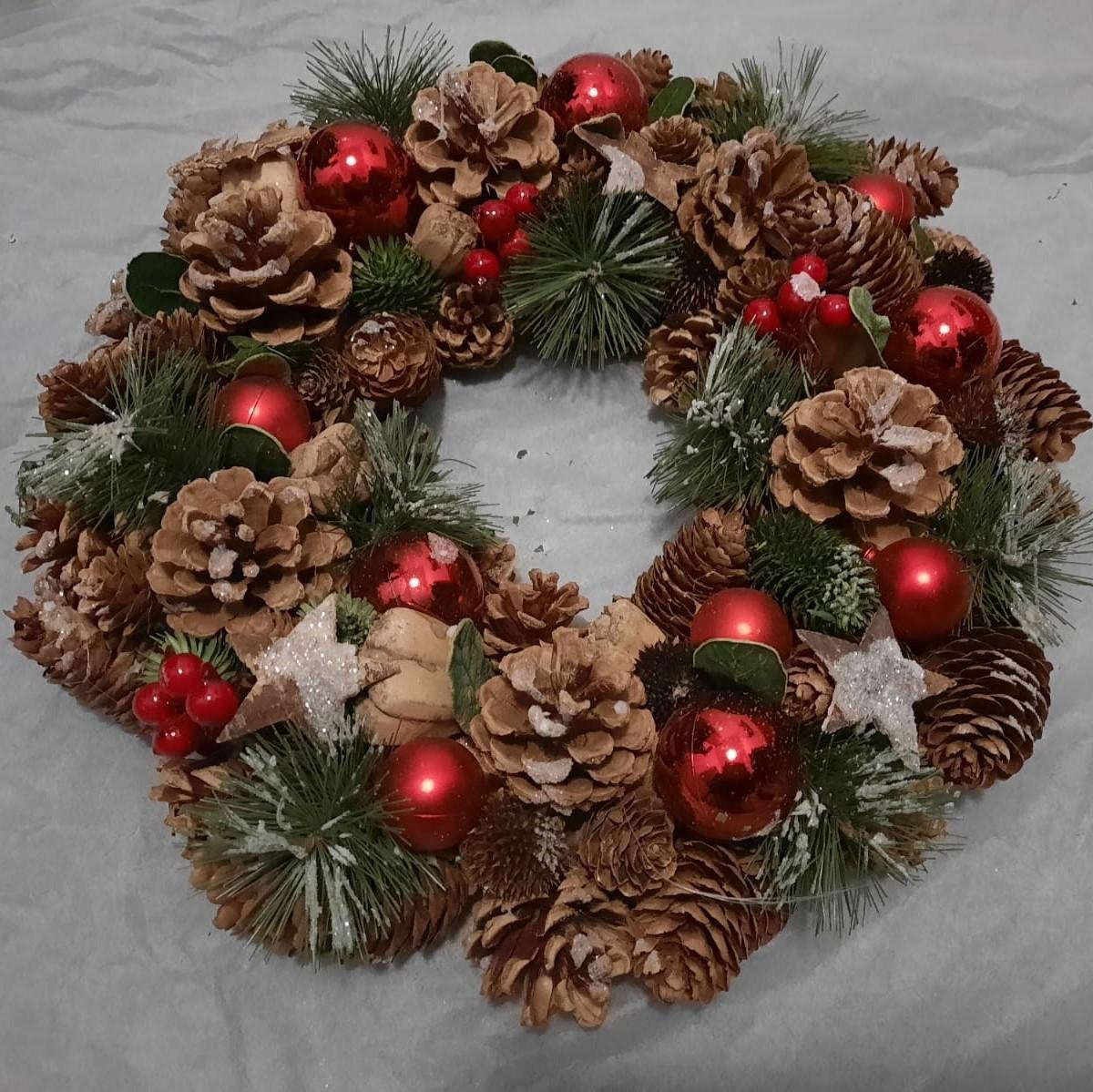 Kerstkrans decoraties 12 inch met verlichting, Morbuy slingers rode bessen versierd Xmas boom voordeur trappen open haarden feestelijke decor met 8 modus batterij LED-verlichting (30cm, kleine bel