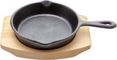 Gietijzeren pan met handvat en bamboe onderzetter - rond diameter 10.5cm - ovenbestendig max 230°C