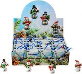 24 stuks - Sneeuwmannetjes in een kadotasje - Kerstbeeldjes - Kerst beeldjes - Kerstfiguren - Kerstpresentjes - Kerstkadootjes - 4 ass