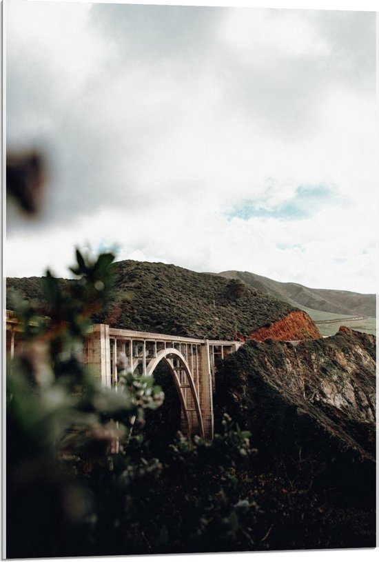 Acrylglas - Viaduct in de Bergen - 60x90cm Foto op Acrylglas (Wanddecoratie op Acrylglas)