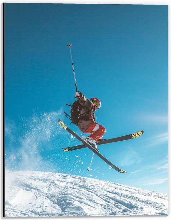 Dibond - Skiër in de Lucht  - 30x40cm Foto op Aluminium (Met Ophangsysteem)