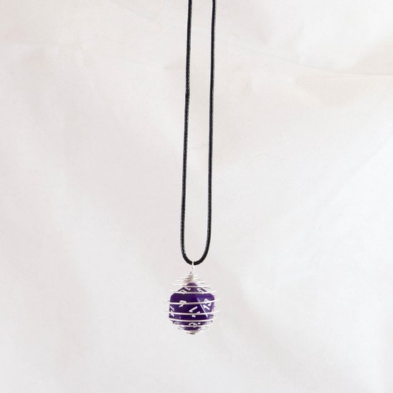 Afbeelding van het spel D20 Necklace Purple dobbelsteen ketting Paars DND