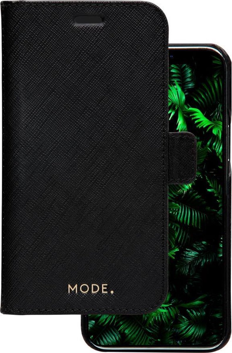iPhone 12/12 Pro Bookcase hoesje - dbramante1928 - Effen Zwart - Leer