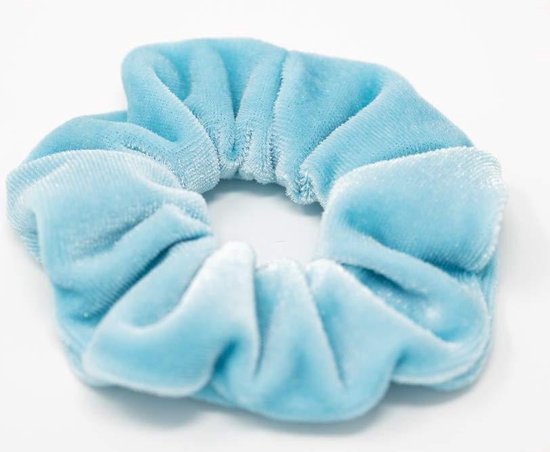 IRSA Scrunchie Velvet Light Blue - chevelure - Elastique à cheveux - Accessoire cheveux (1 pièce)