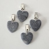 8x Stenen tafelkleedgewichtjes hartjes grijs 4 cm - Tafelkleedklemmen - gewichten hartvorm