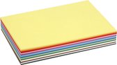 Gekleurd karton. A4 210x297 mm. 180 gr. diverse kleuren. 30div vellen