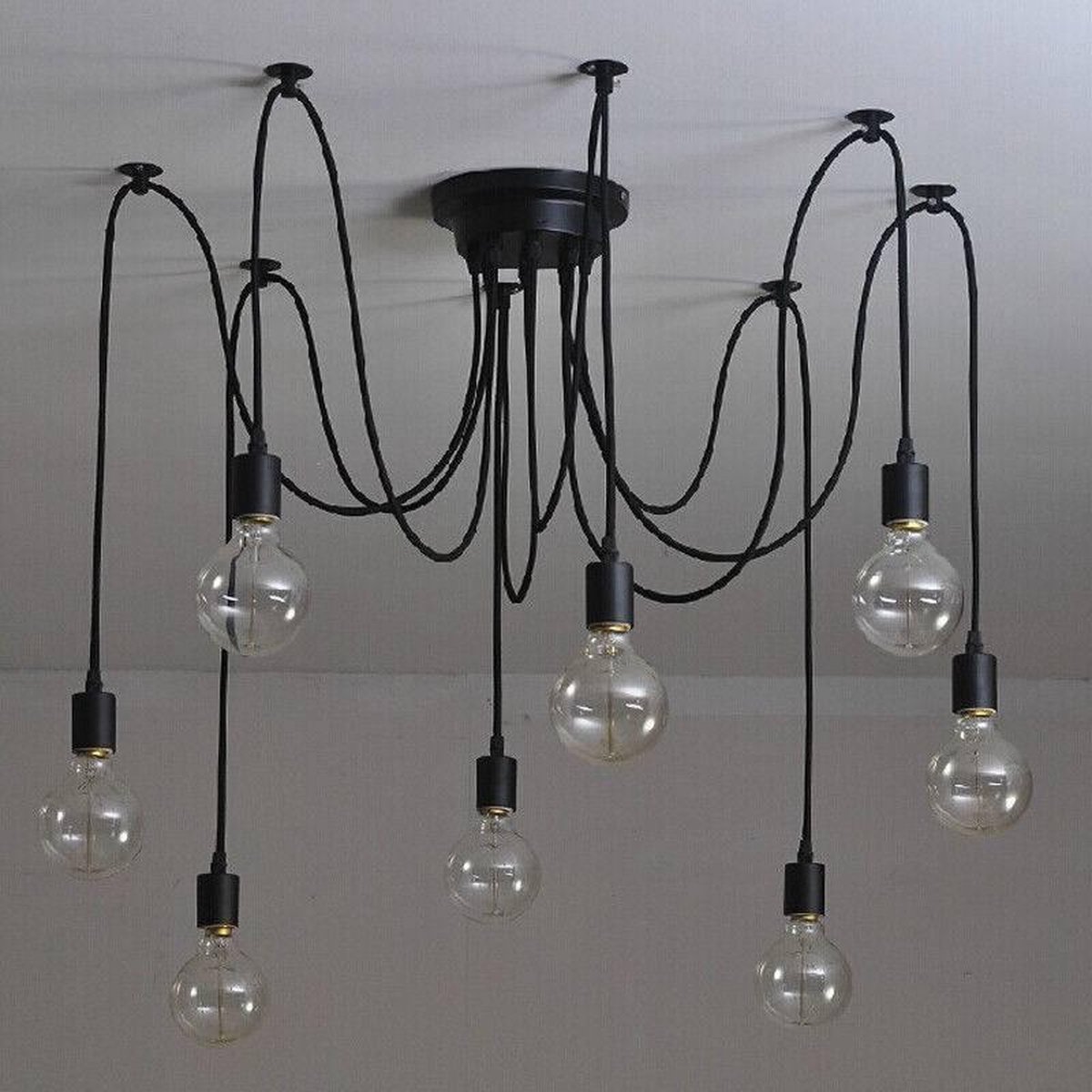 Industriële hanglamp in industrieel design met 8 lampen