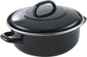 Zwarte emaille braadpan met deksel en handvatten.