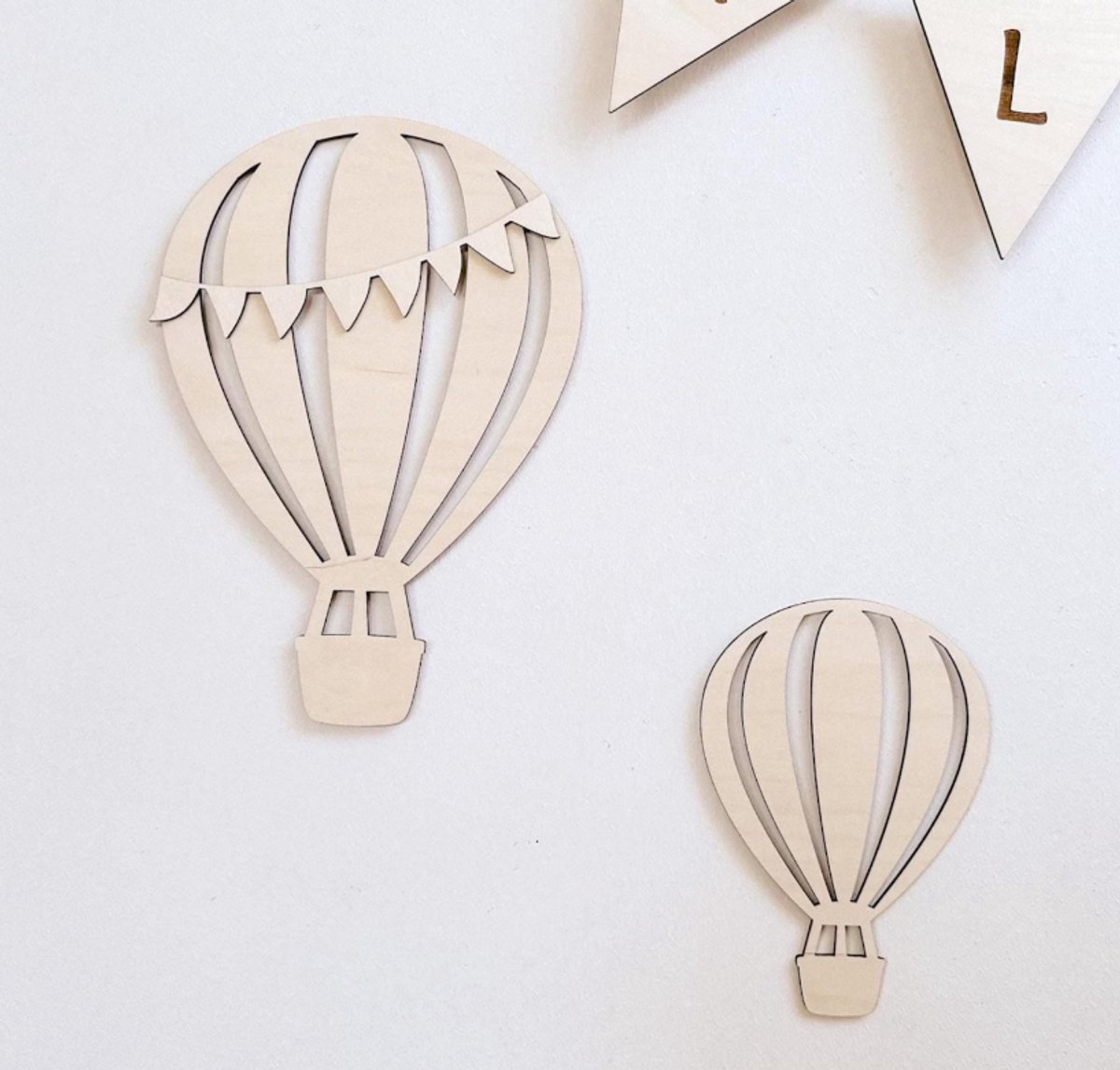 Heteluchtballonnen set van 2, houten ballon decoratie, kinderkamerdecoratie, kunst aan de muur voor de kinderkamer, houten luchtballonnen