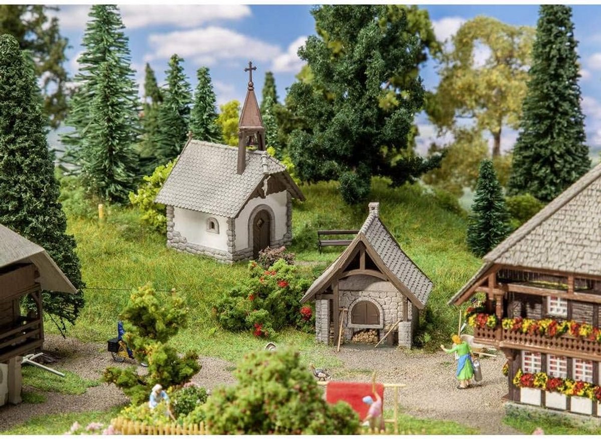Kapel Boerderij met Fournil - Complete Modelspoor Decoratie Set