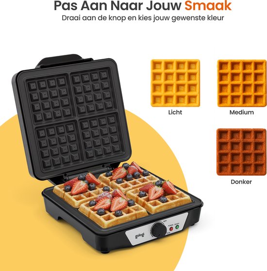 Een open zwarte wafelmaker met vier goudbruine wafels, versierd met aardbeien en blauwe bessen. Naast de wafelmaker liggen ook losse wafels en de tekst 'Licht', 'Medium', 'Donker'.