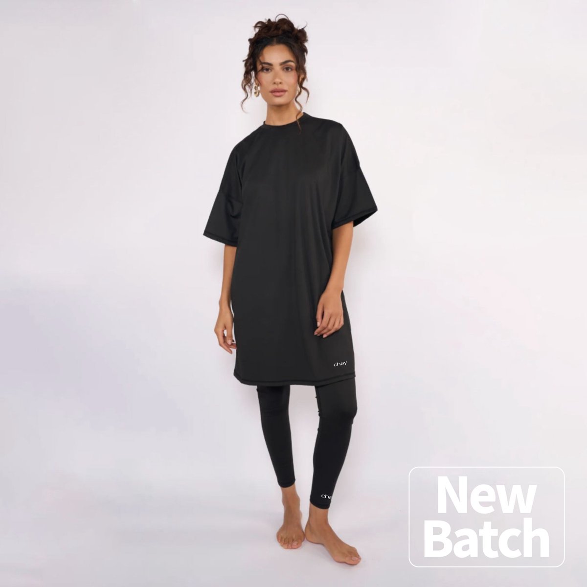 CHAY SEA ACTIVE T-SHIRT SET - ZWART - BLACK - Maat XS - Burkini - Boerkini - Bescheiden -Zwemkleding - Sportkleding - legging- Oversized - T-shirt - Badpak - Badkleding - Sportset - Gymkleding - Vrouwen- Dames - Zwemset - 2 delige