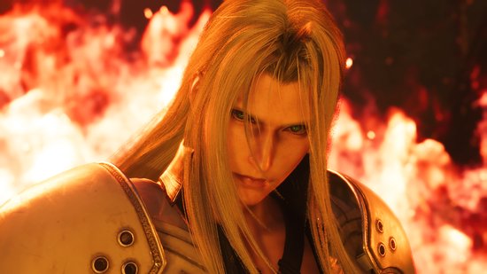 Close-up van Sephiroth met lang blond haar, groene ogen en een metalen schouderstuk. Op de achtergrond is fel oranje vuur te zien.
