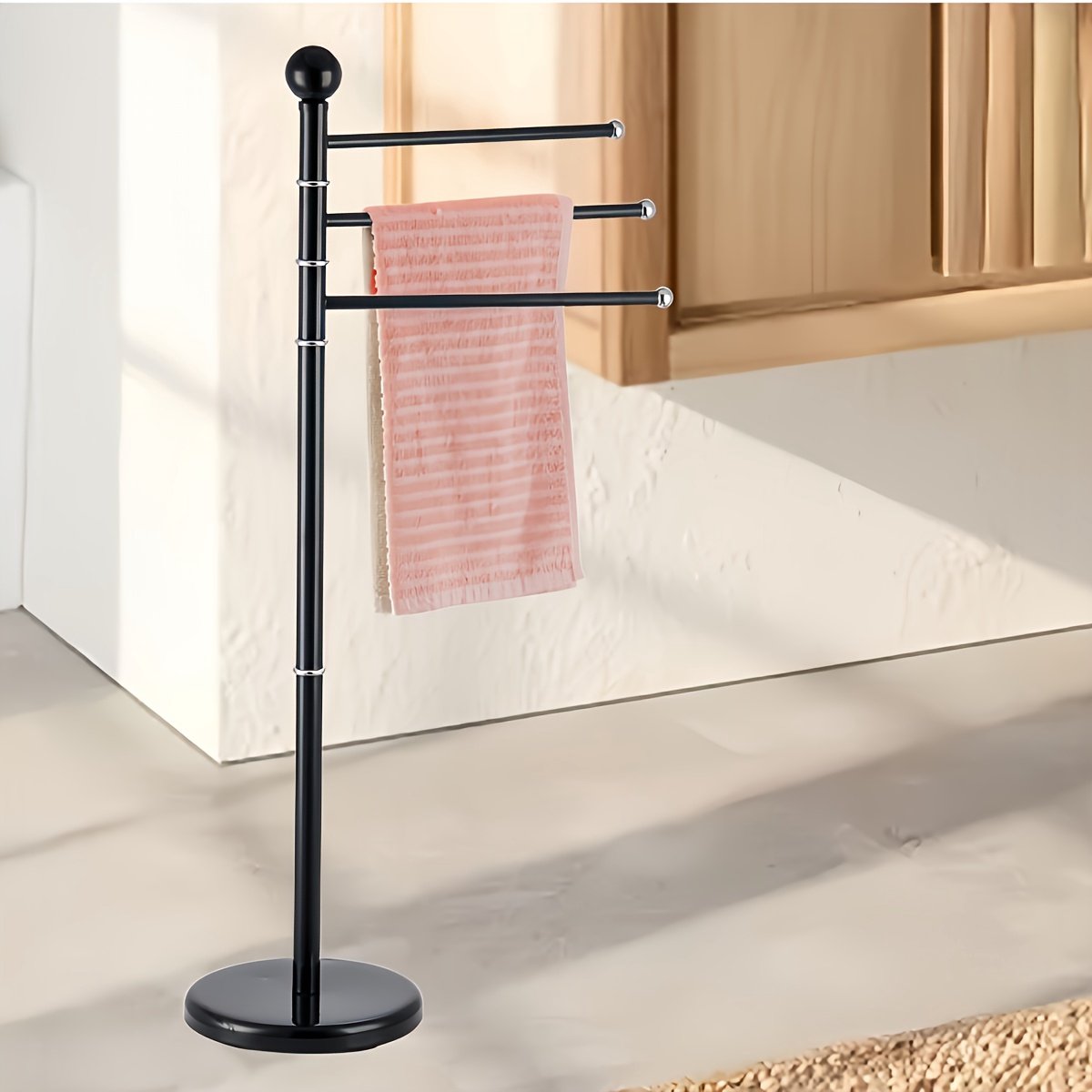 Onafhankelijke RVS Handdoekenrek, Metalen Handdoekenrek voor de Badkamer, Handdoekhouder voor de Badkamer, Badkamer Handdoekenrek, met 3 Roterende Armen en een Stevige Ronde Basis, Handdoek Ophangrek.