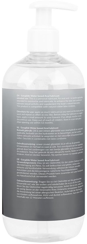 Achterkant van de transparante fles met pompdispenser, met productinformatie
