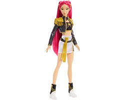KPop Demon Hunters HUNTR/X Mira 'Golden' zingende pop in outfit
