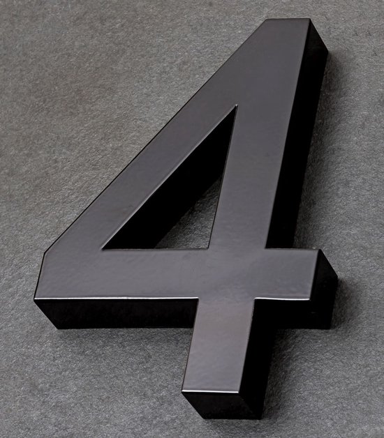 Zwart 3D huisnummer 4, 20cm hoog, van RVS, op een grijze achtergrond.