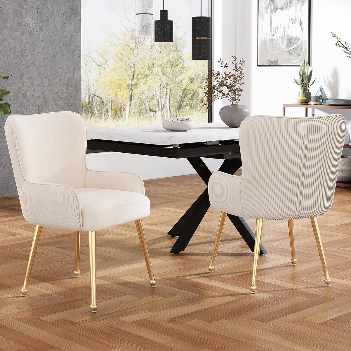 Set van 2 Luxe Fluweel Eetkamerstoelen met Gouden Metalen Poten en Armleuningen - Beige