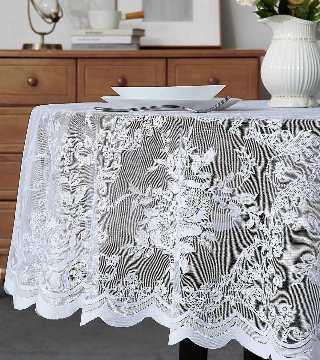 Elegante Ovale Tafelkleed van Kant met Geschulpte Rand - Geschikt voor Feestdecoratie